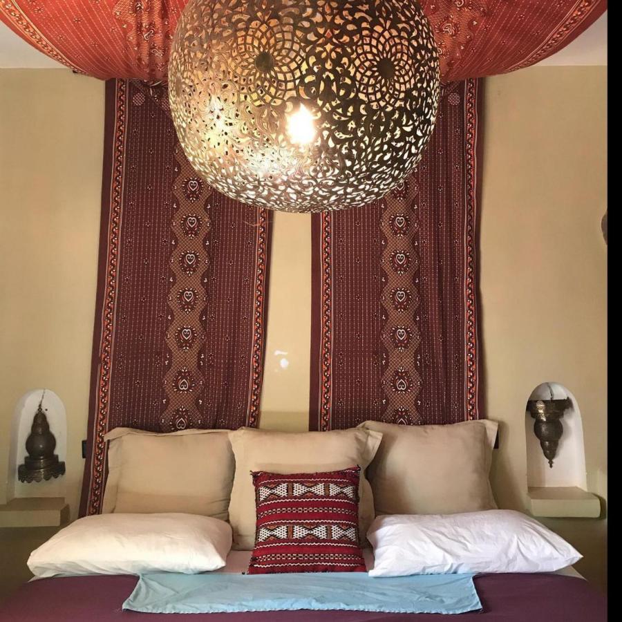 Lac Yasmins Riad Cafe Du Sud מראה חיצוני תמונה
